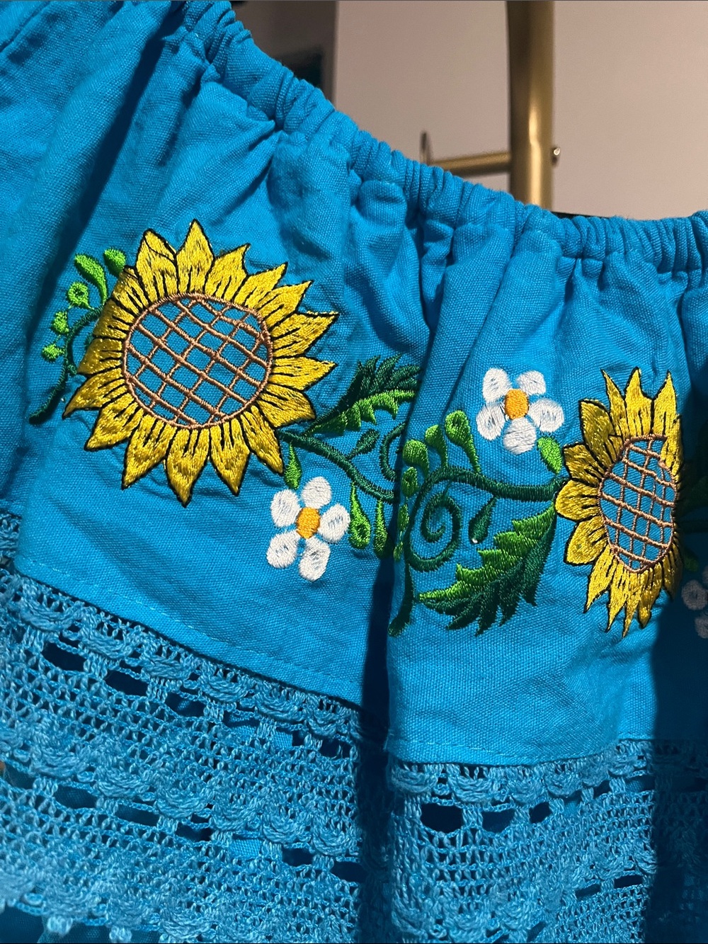 Vintage traditional Mexican embroidered dress - Picture 3 of 6